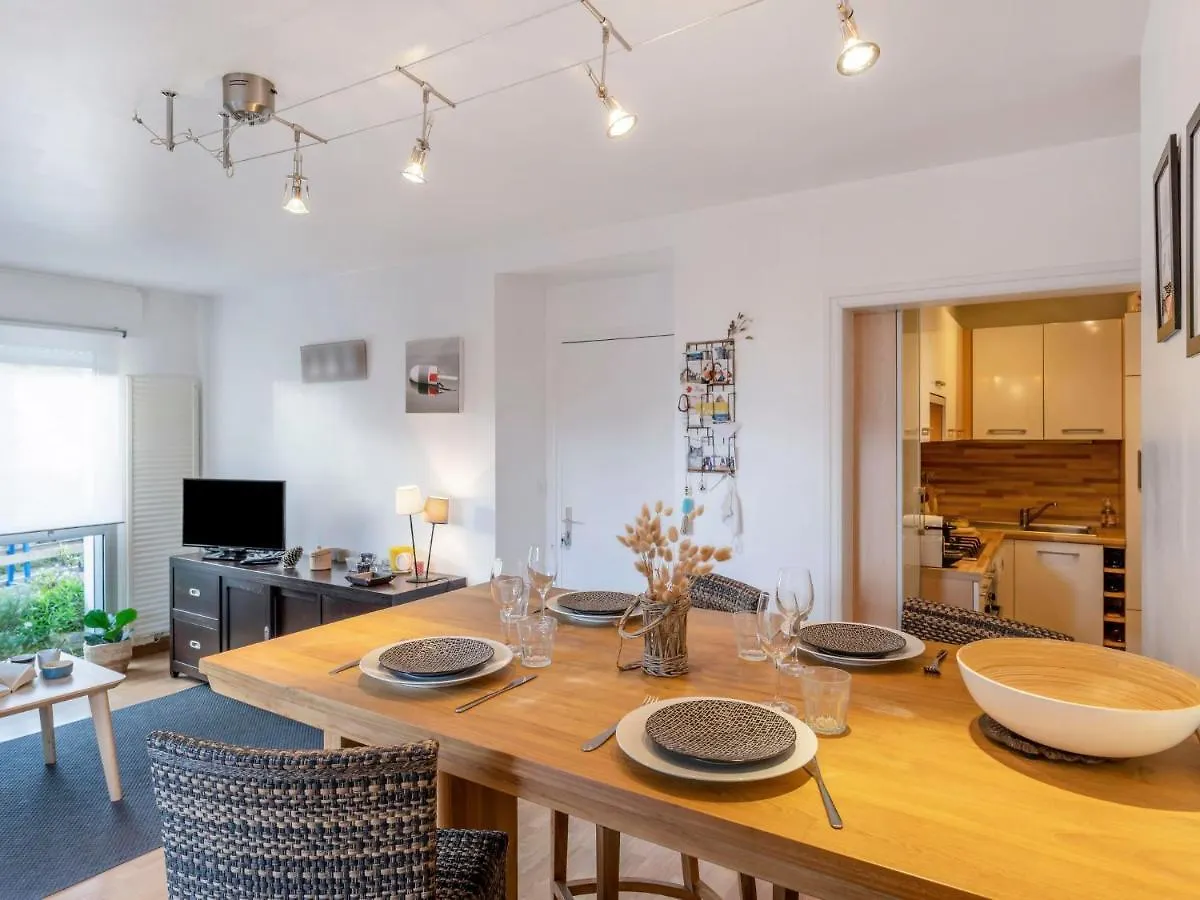 Apartment Les Embruns-4 By Interhome Carnac Francja